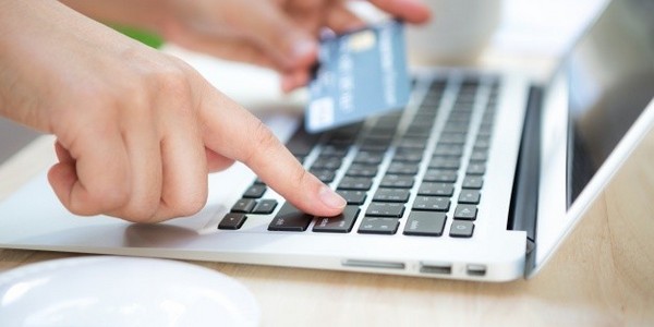 بكالوريوس في إدارة الأعمال في التجارة الإلكترونية