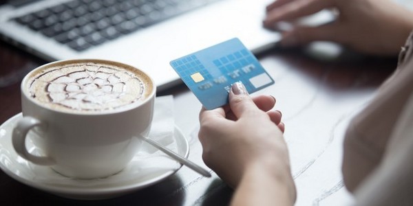 بكالوريوس في التجارة الكترونيه (مرتبه الشرف)