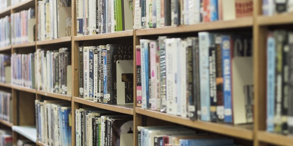 دكتوراه في الفلسفة (إدارة المعلومات) المتخصصة في إدارة المكتبات (عن طريق البحث)