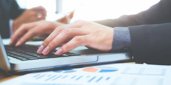 بكالوريوس علوم الحاسوب (مع مرتبة الشرف)