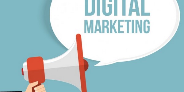 بكالوريوس في "تكنولوجيا وسائل الإعلام" مع مرتبة الشرف-متخصص في مجال "الإعلانات الرقمية"