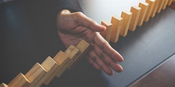 بكالوريوس في إدارة المخاطر والتأمين مع مرتبة الشرف