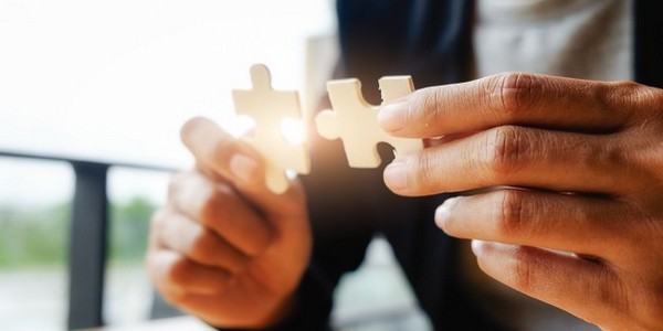 بكالوريوس في إدارة العمل الاجتماعي مع مرتبة الشرف