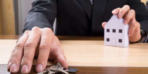 ماجستير في العقارات - عن طريق دورات دراسية