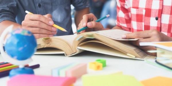 دكتوراه في الفلسفة - عن طريق البحث